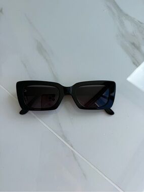 Illesteva Black Rectangular Cat-Eye Sunglasses